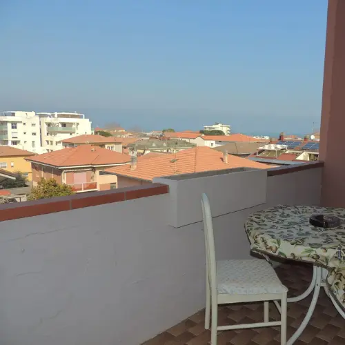 Appartamento vista mare ammobiliato in vendita a Senigallia