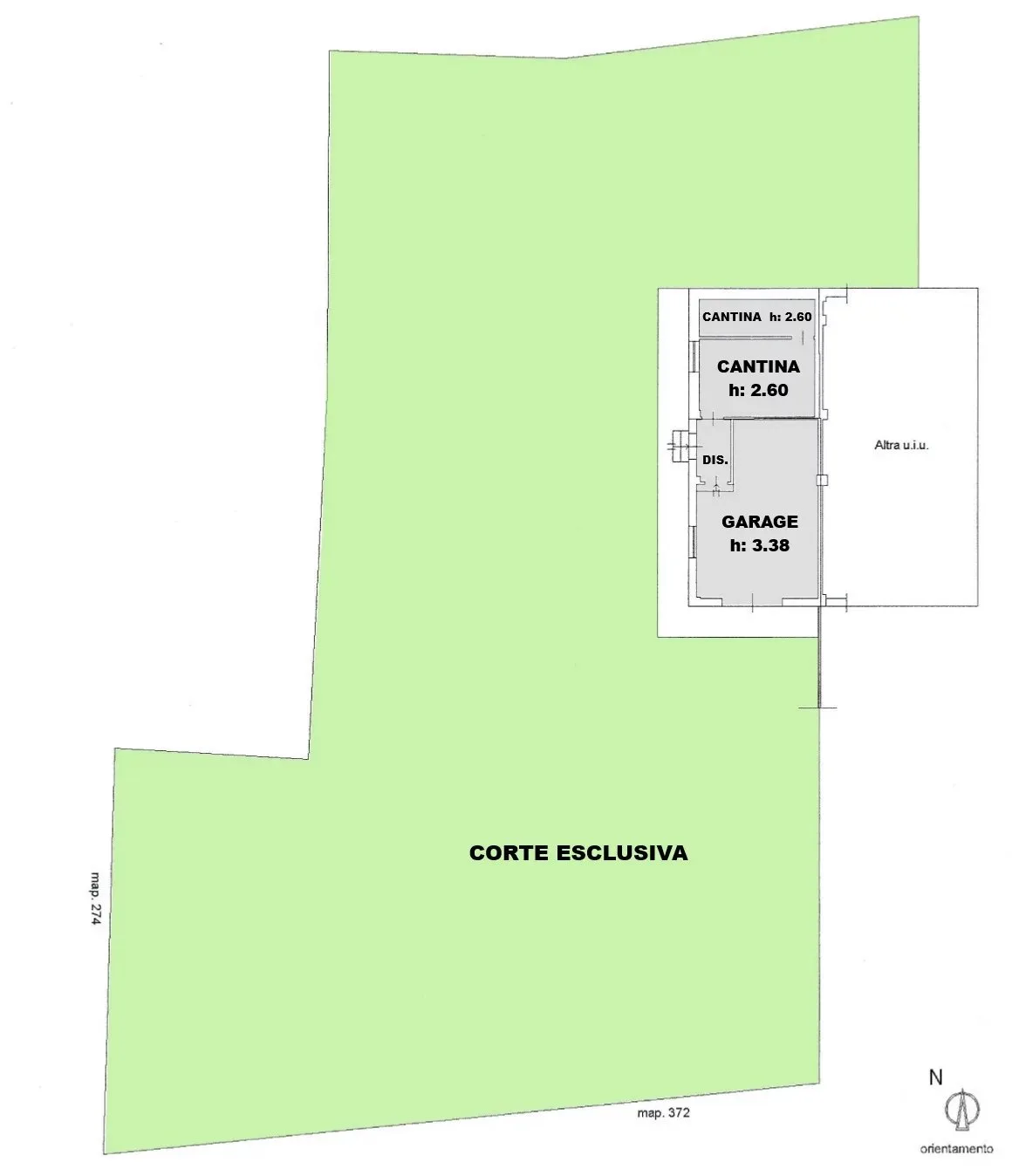 Planimetria della corte esclusiva, cantina e garage.