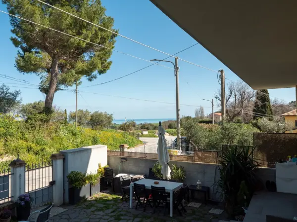 Il porticato della villetta.