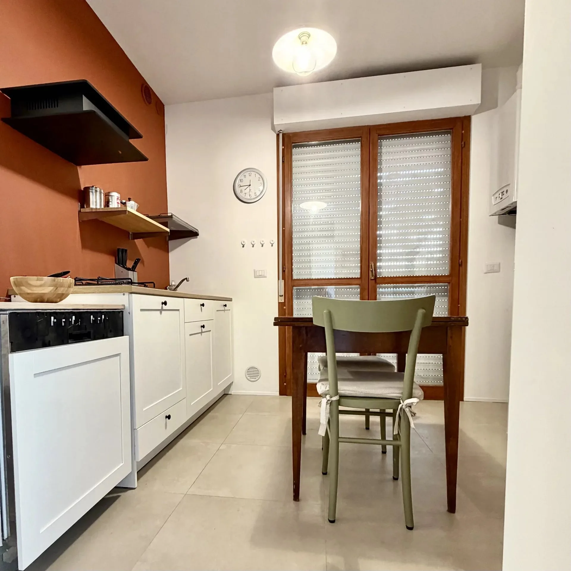 Cucina abitabile della villetta indipendente a Ciarnin, Senigallia